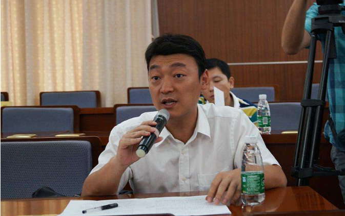 叫响“健康是责任，锻炼是任务”的口号